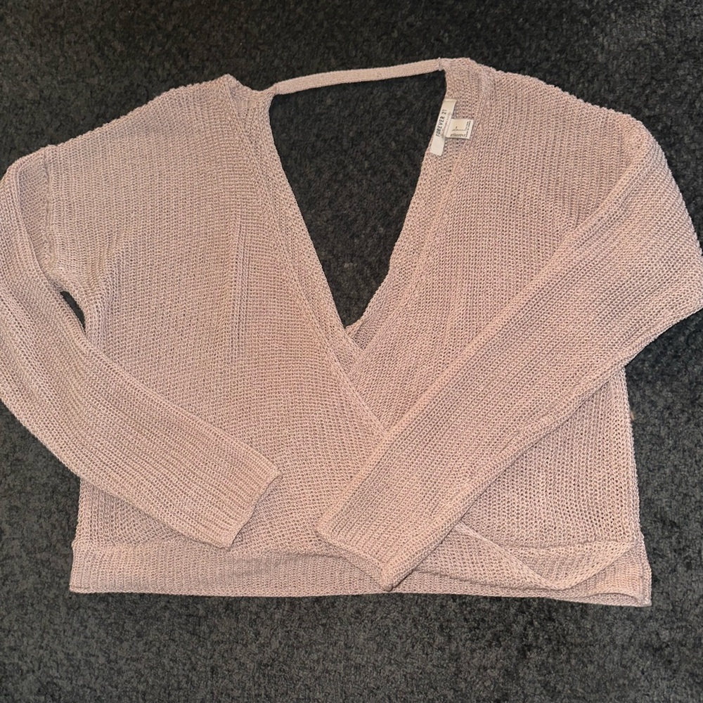 Forever 21 Light Pink V-Neck Sweater